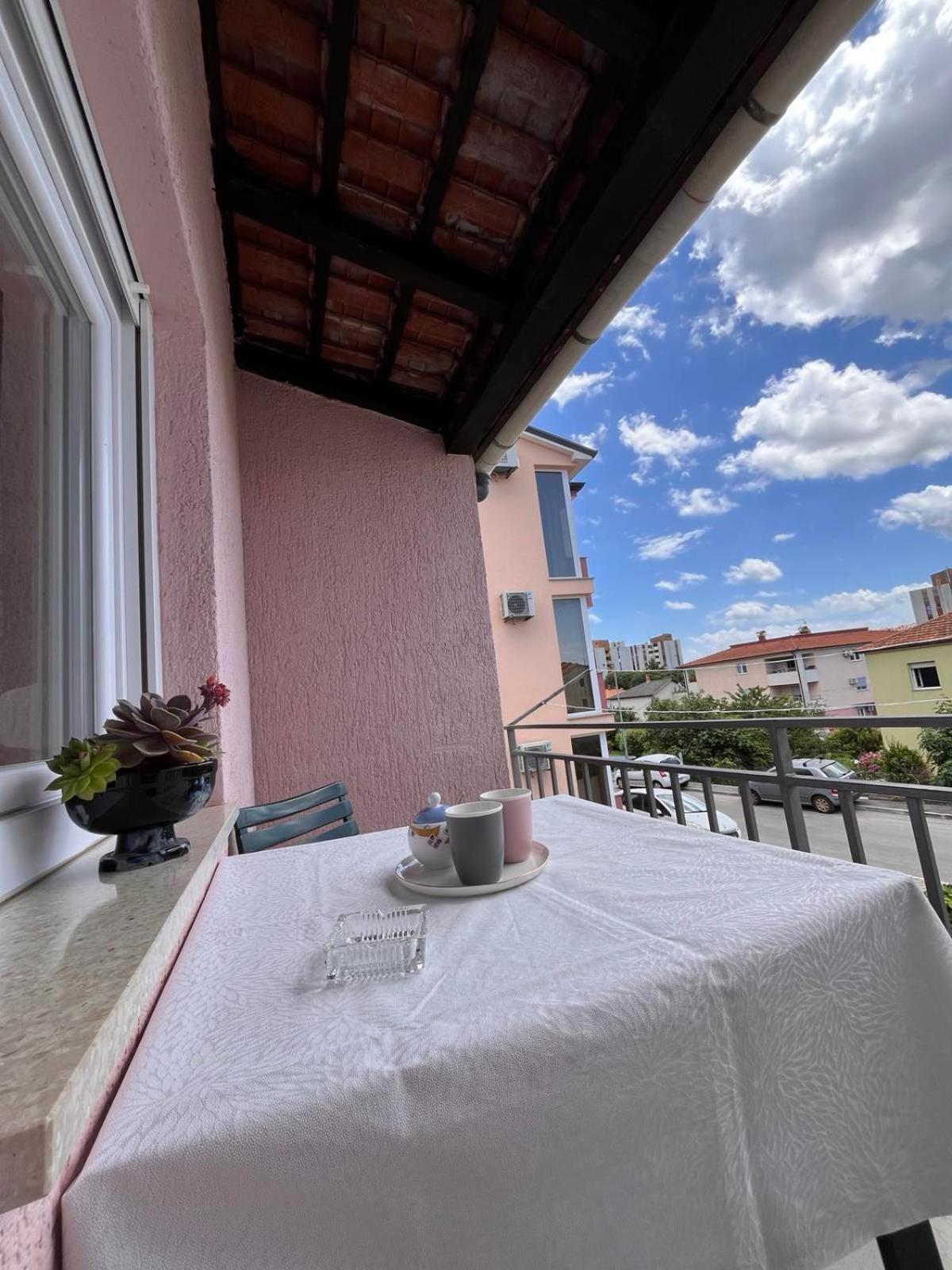 Apartments Mirijana 普拉 外观 照片