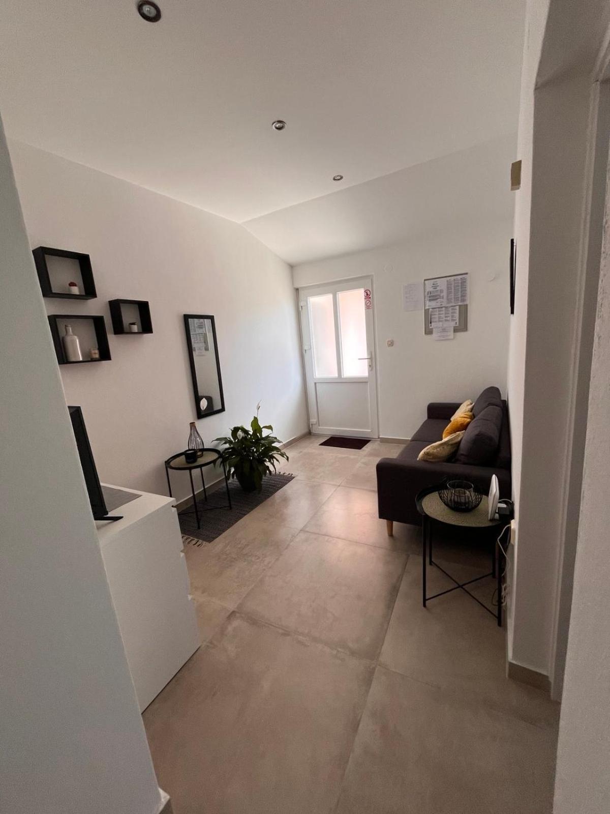 Apartments Mirijana 普拉 外观 照片